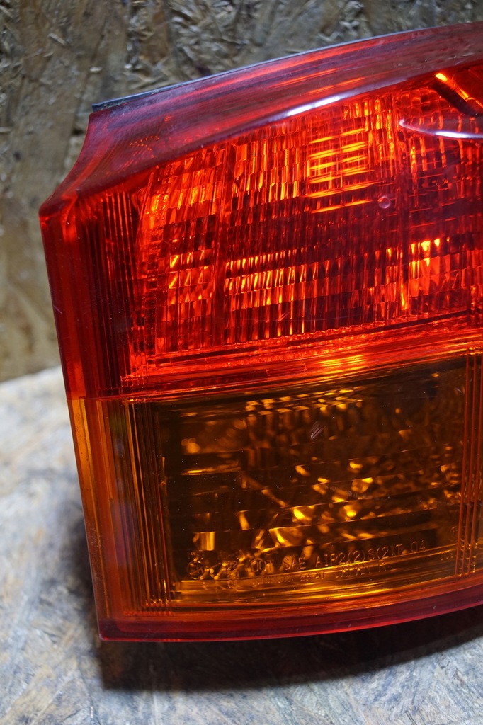 фото №2, Lexus is ii лампа права задня