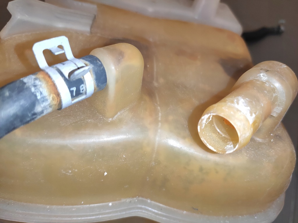 фото №12, Jeep cherokee liberty kk 2.8crd nitro бак розширювальний оригінал