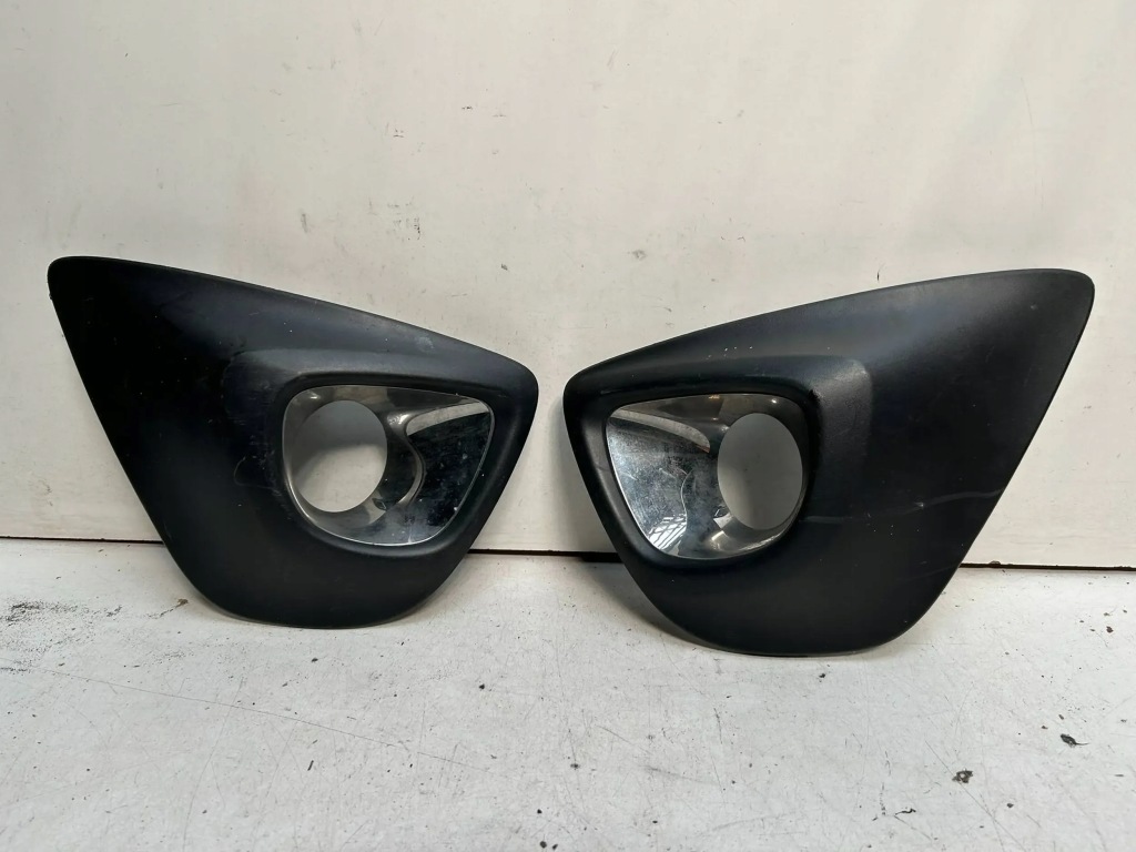 фото №1, Opel vivaro 2014 з передній решітка, заглушки