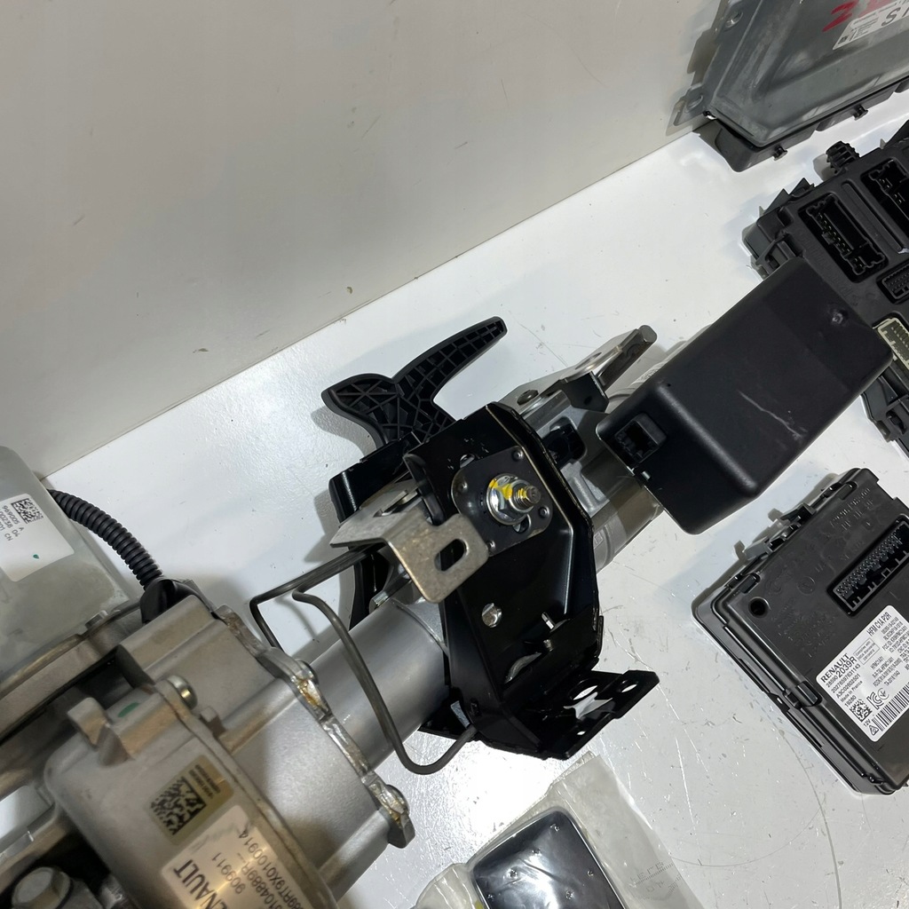 фото №10, Renault zoe ii бортовой компьютер bcm 237d40308r 284b13925r 285902039r 488104889r