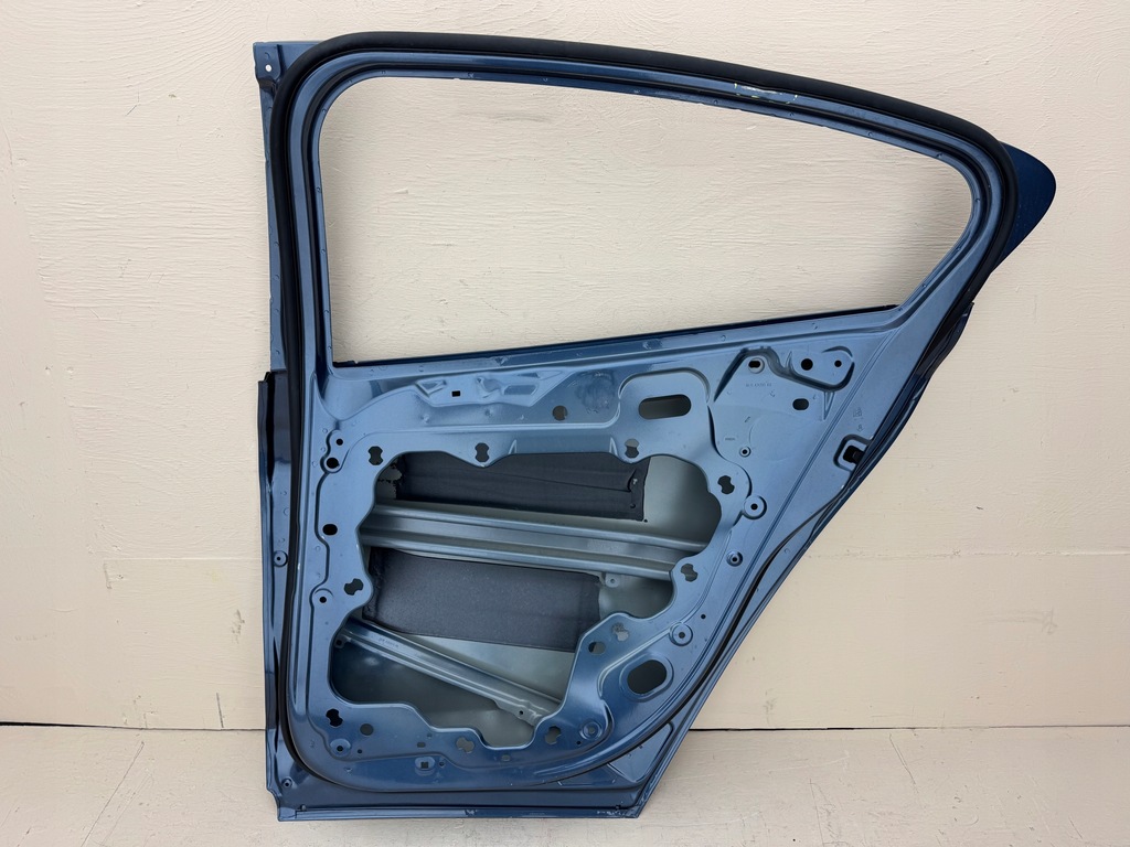 фото №14, Ford focus mk4 iv 4 hb 18r- дверь правое задние правый задняя