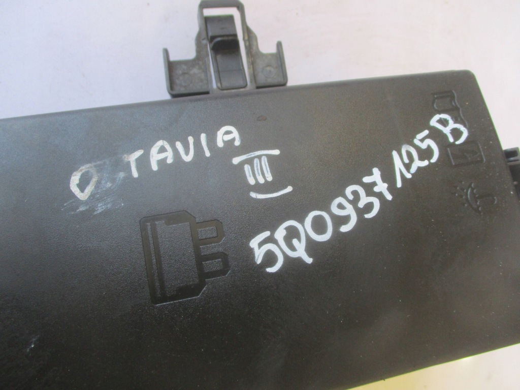 Коробка предохранителей корпус skoda octavia iii 5q0907361b 5q0937125b Доставка