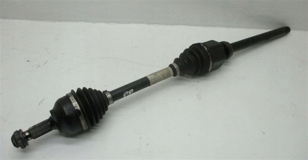 Приводной вал правая  перед citroen c5 3 x7 3.0 hdi 9685209680 Киев