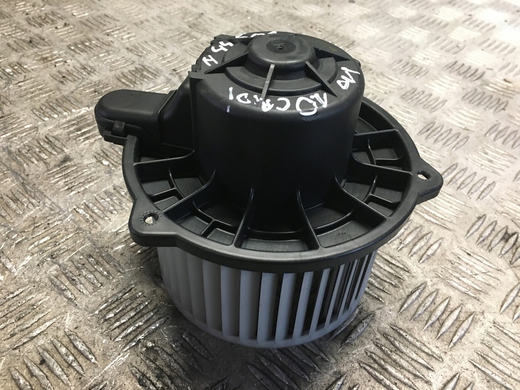 фото №1, Hyundai i10 вентилятор обдув f00s330024