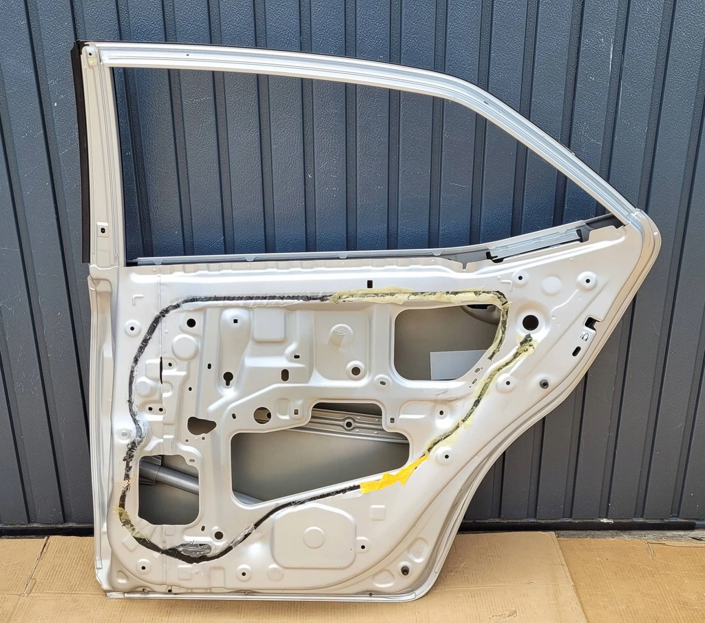 фото №7, Toyota corolla e16 13- дверь задняя задние правое fv