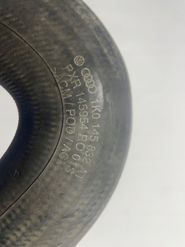 Volkswagen jetta vi патрубок інтеркулер 1k0145832at 1800cm3 2014 Зі Шроту