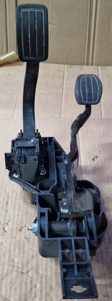 фото №1, Педаль газа тормоза opel combo e berlingo partner iv 1.6 9813994080