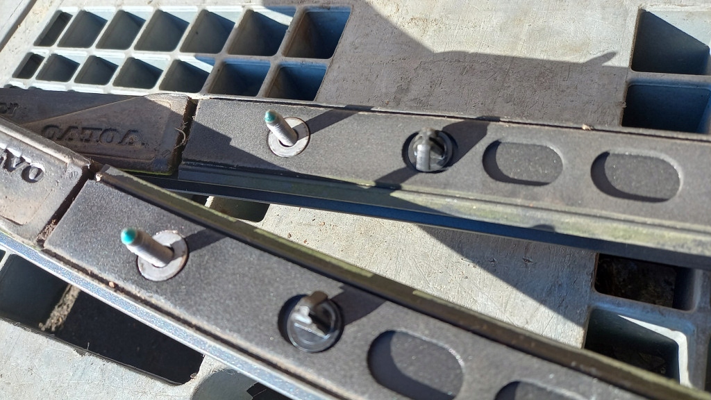 Рейлинги кровельные 31253312 31253309 комплект volvo v60 10-18r в Украине