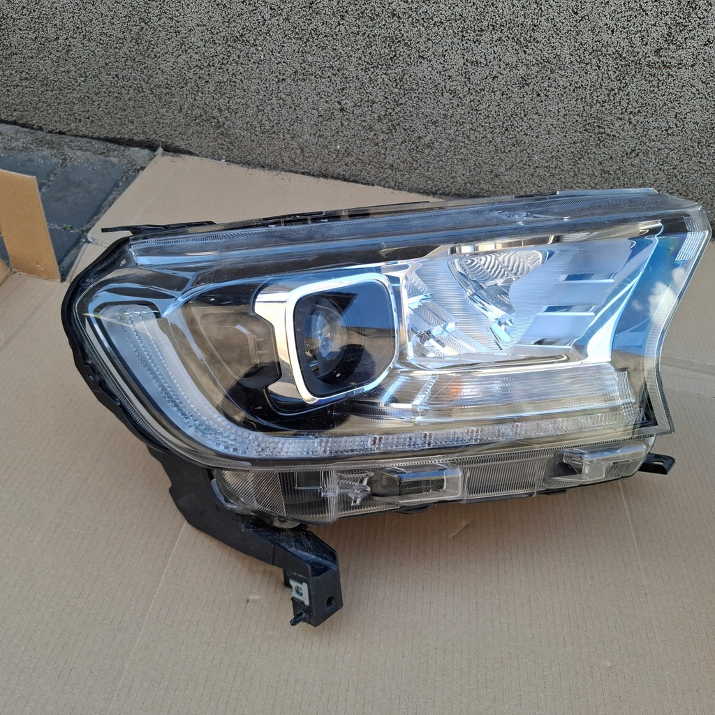 фото №10, Ford ranger raptor 19- комплект лампа фары левая правая светлый середина