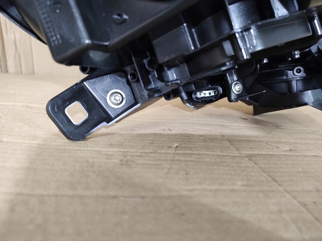 фото №16, Фара лампа передняя перед левая lancia delta iii 51824830 europa