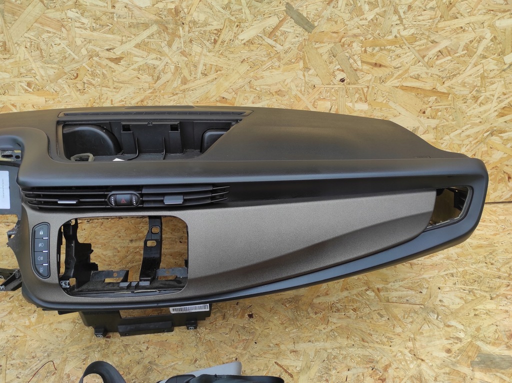 фото №6, Панель приладів консоль панель приладів alfa romeo giulietta lift