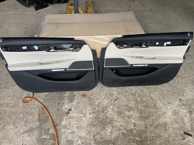 фото №1, Bmw 7 g11 g12 обивка обшивка дверь правый