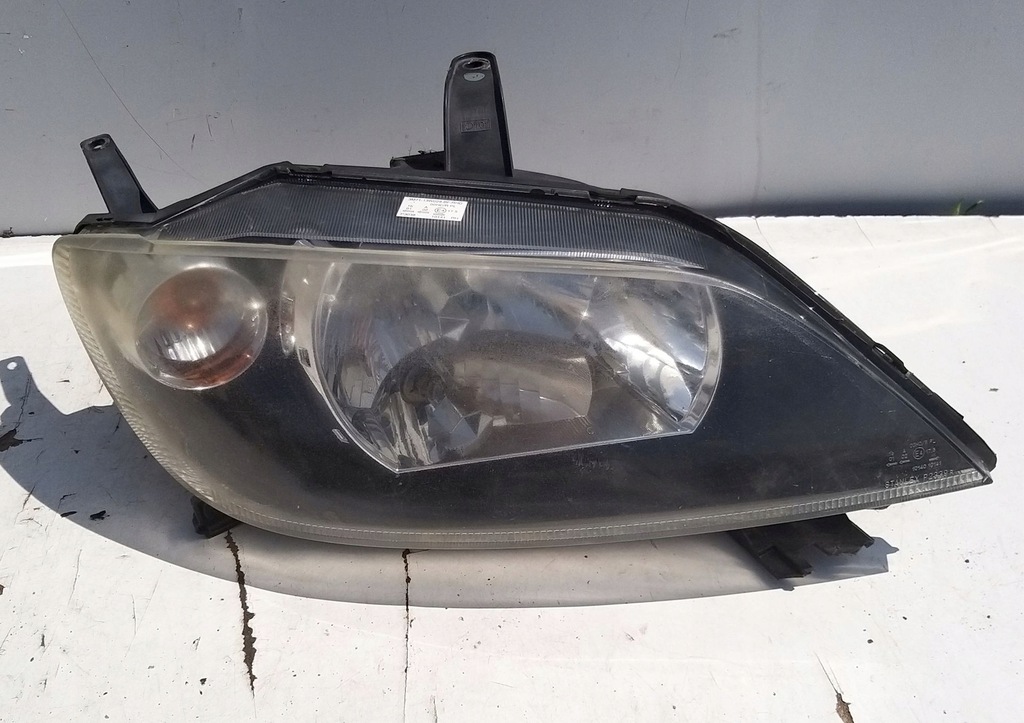 фото №1, Mazda 2 dy фара лампа правий перед