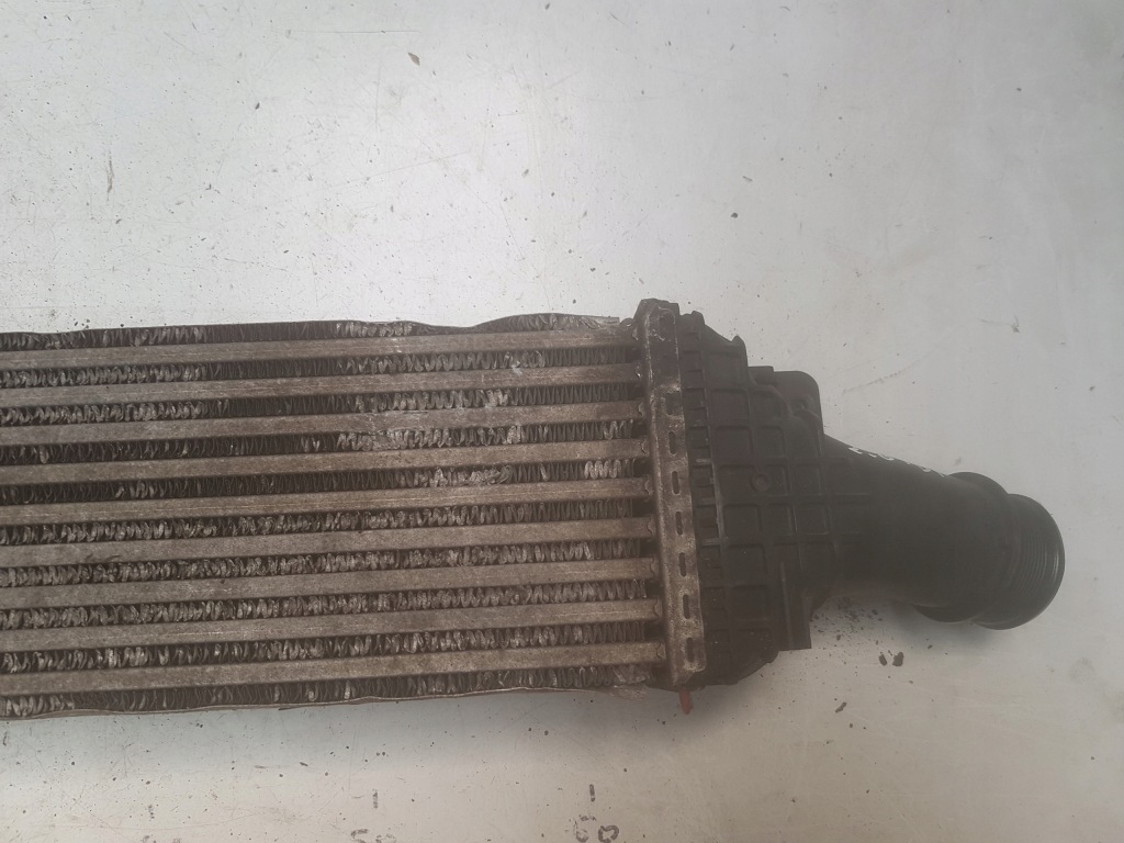 Audi a4 b8 08r- 2.0 tdi радиатор интеркулер Оригинал