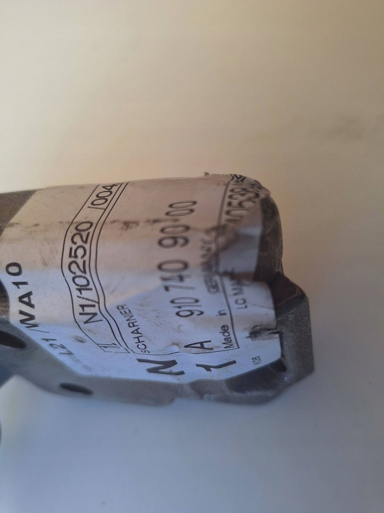 фото №1, Mercedes sprinter 907 910 петля дверь задняя 9107409000 оригинал