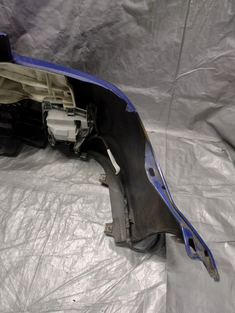 Бампер передній mazda 323f 2001r Оригінал