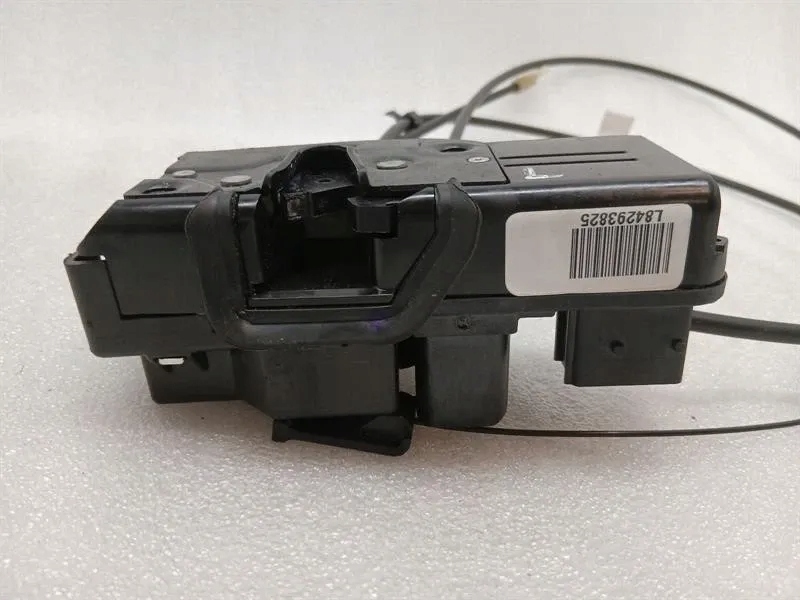 фото №9, Chevrolet corvette c7 grand sport замок двері лівий 84293825 замок двері lew