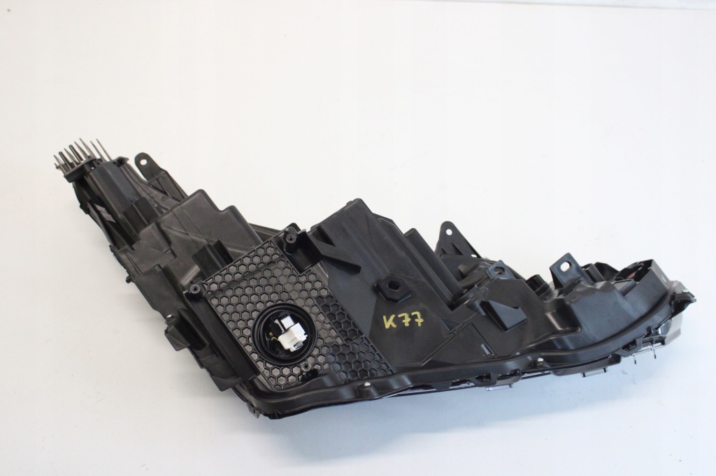 Toyota prius v 2023- фара перед передняя левая full led в Украине