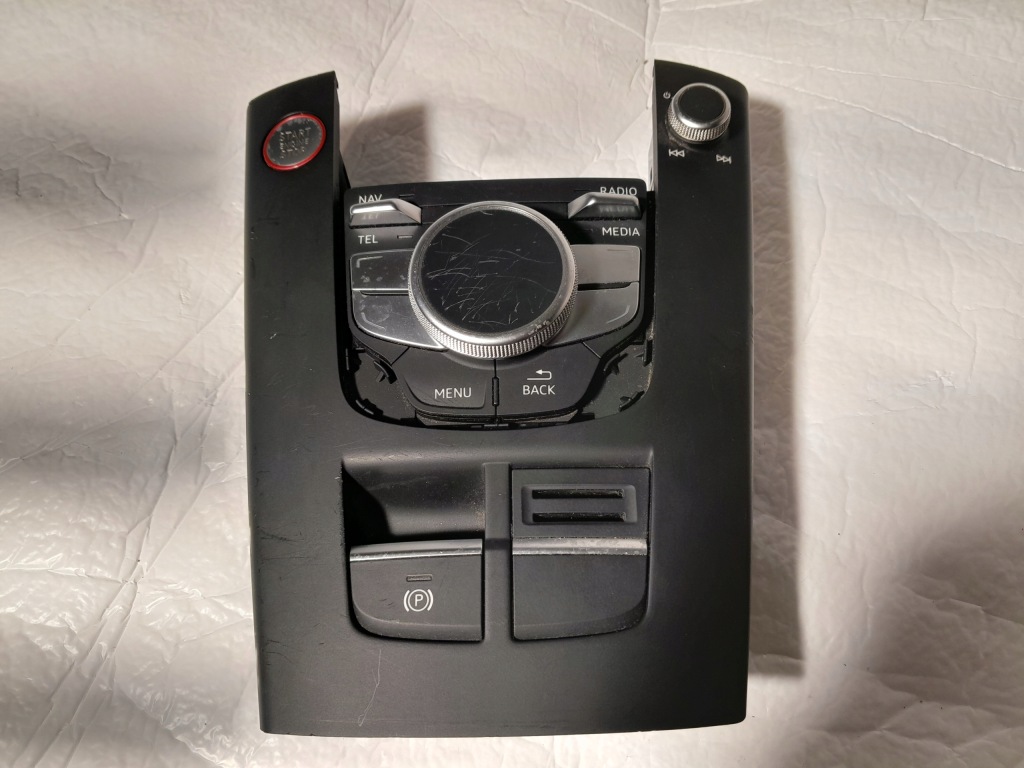 фото №1, Audi a3 s3 8v панель mmi 8v0919614l