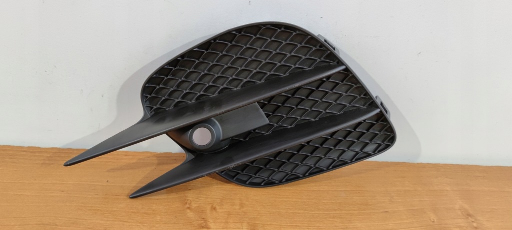 Купити Mercedes glc 253 ліва решітка заглушка бампера amg