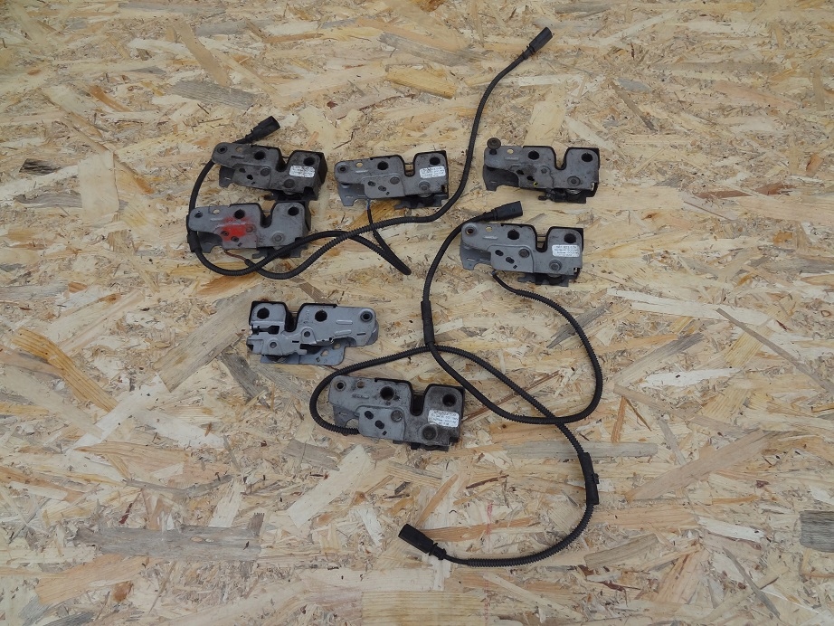 фото №1, Замок засов капот 5k1823509 vw golf vi