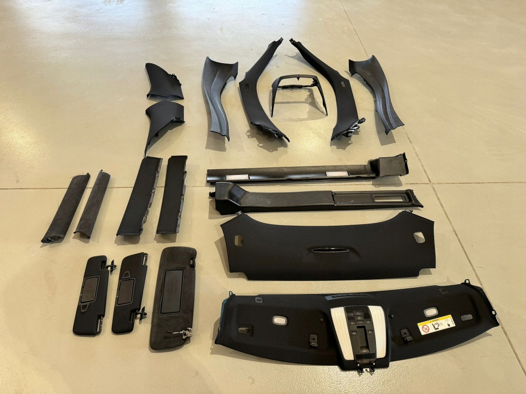 фото №1, Mercedes amg gt a190 стеля стійки spływy лампа обшивка дах