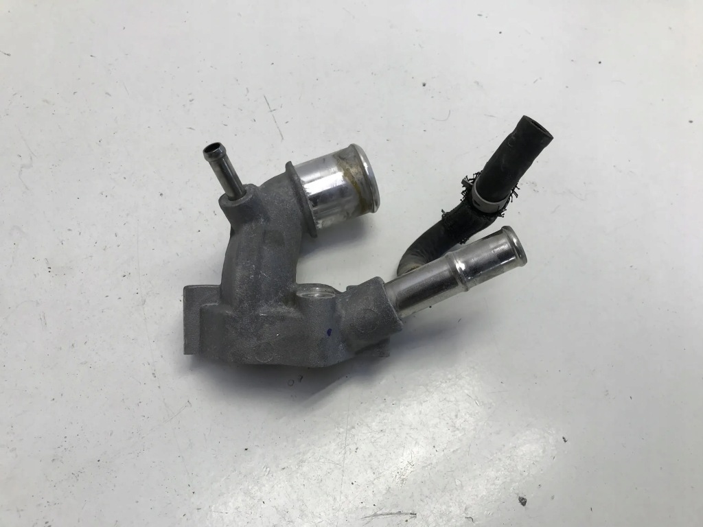 Купити Toyota rav4 v gr 2023 2.5 h труба шланг води króóciec води