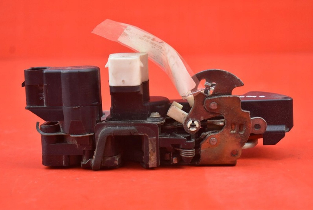 фото №1, Замок двері лівий перед передній eu 16637561 opel frontera b 98-04