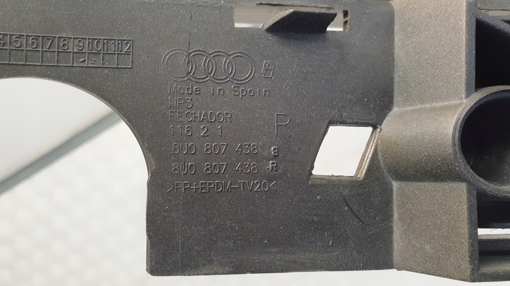 Audi q3 8u0 бампер передний уголок правый 8u0807438 с Разборки