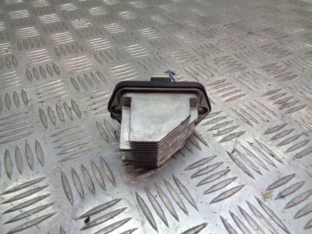 фото №1, Резистор резистор вентилятор mazda 6 gg pm010010b