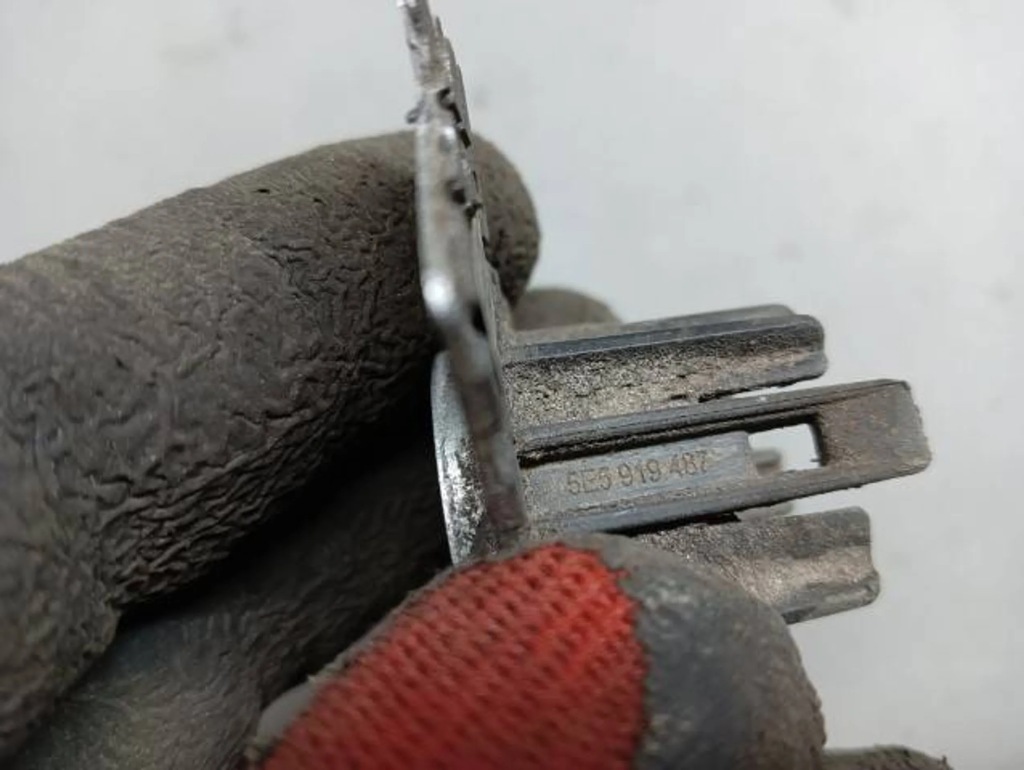 фото №5, Кронштейн датчика pdc задня крайній octavia iii