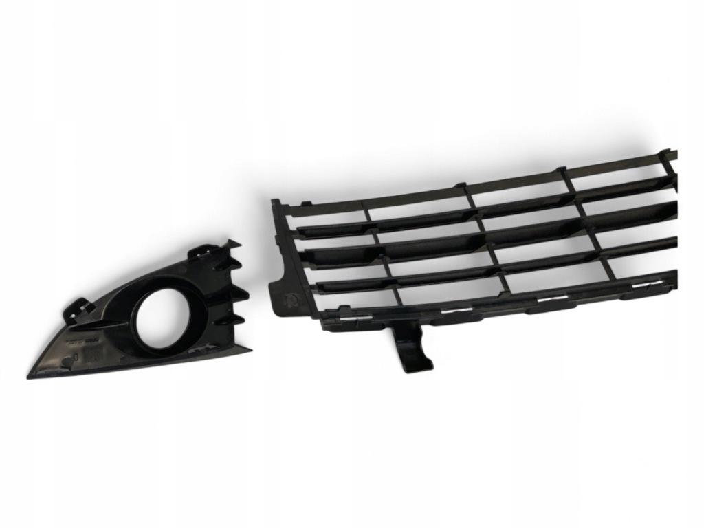 Renault scenic 2 рестайлинг  2006-2009 решётка  решётка бампера перед le+pr+środek в Украине