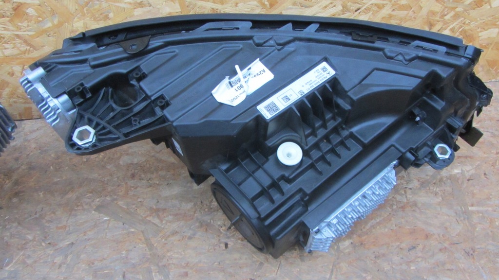 фото №8, Передняя правая левая средняя лампа mercedes eqc w293 full led