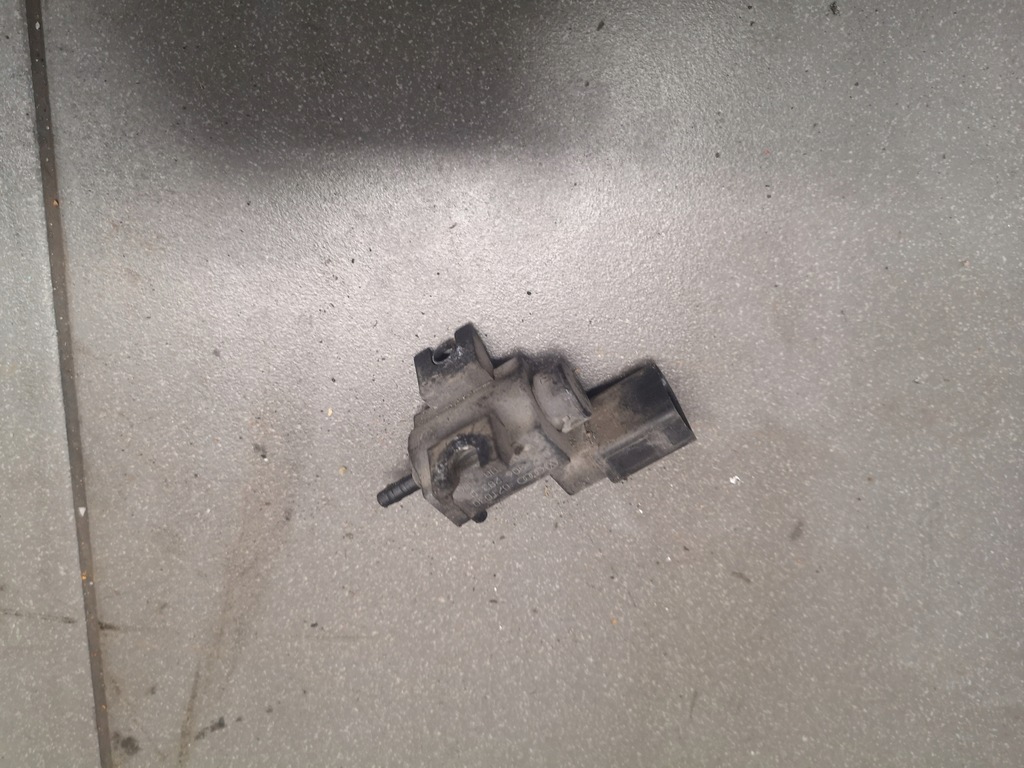 фото №1, Клапан вакуумa audi vw 037906283d