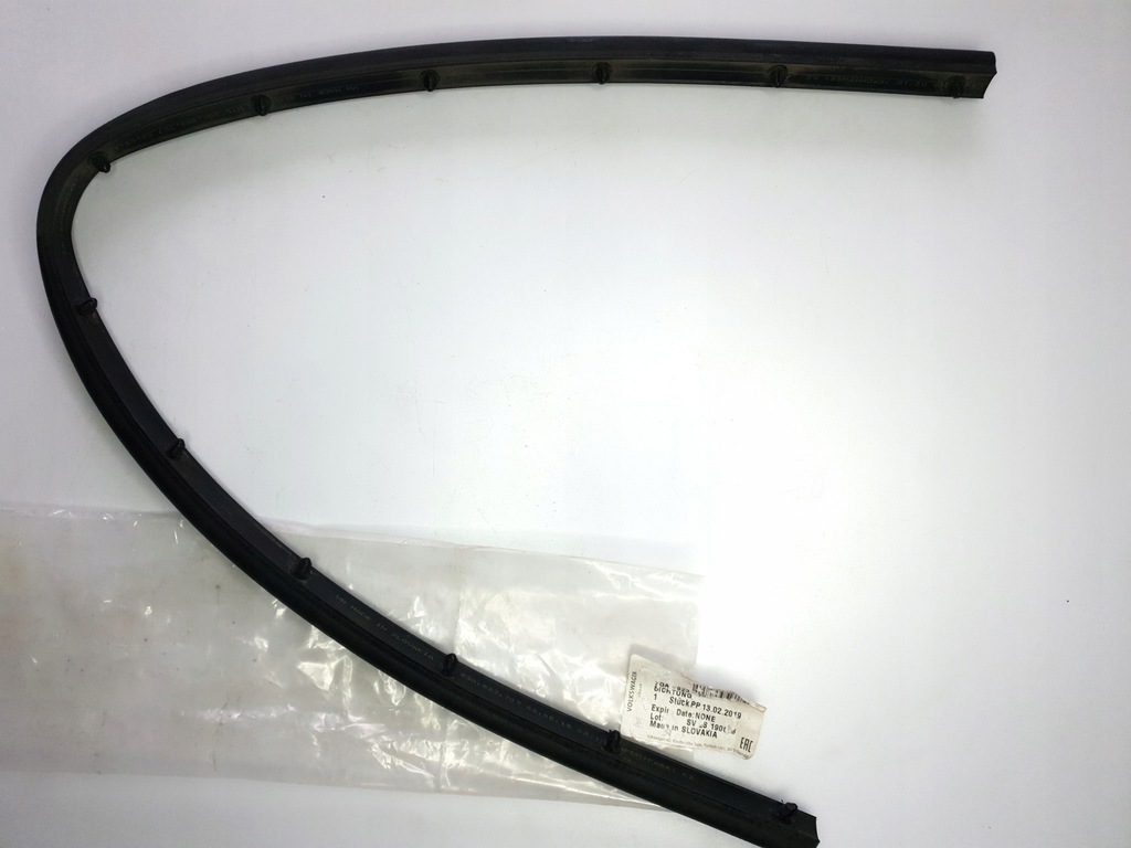 фото №1, Vw t-roc резиновый элемент прокладка капот крышка двигатель 2ga823707 oryg-pń