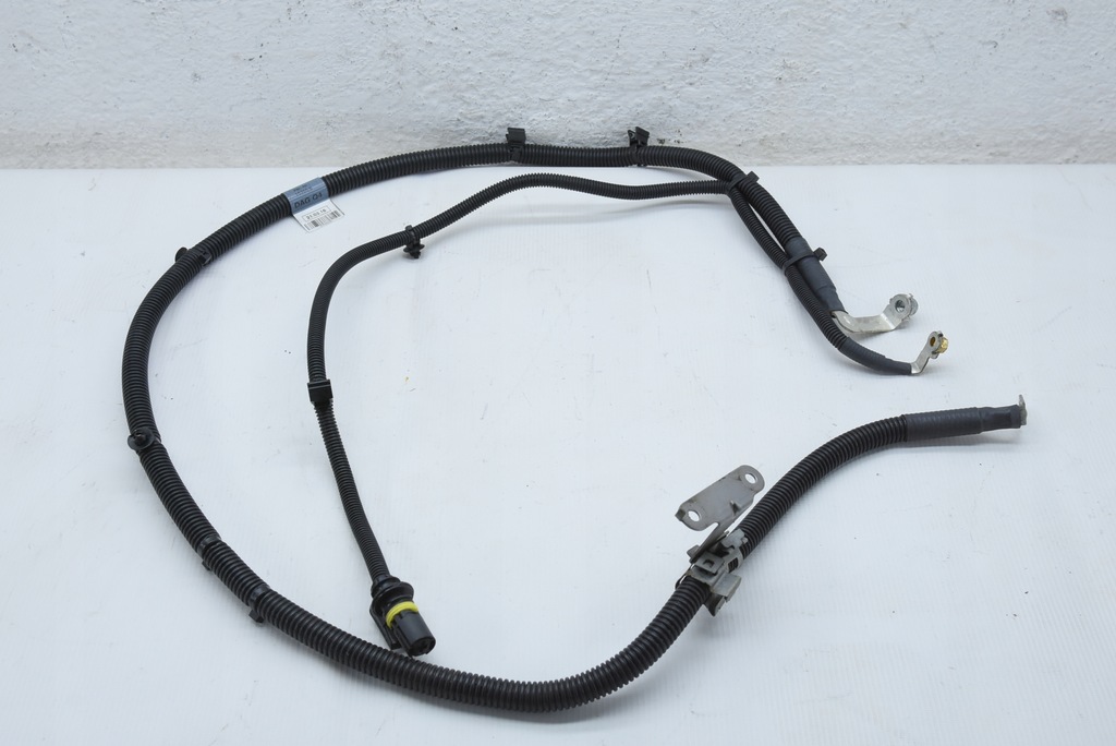 фото №1, Mercedes gla x156 w156 шланг кабель генератора