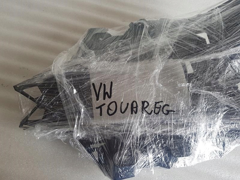 Vw touareg направляющая бампера левый правый задняя Доставка