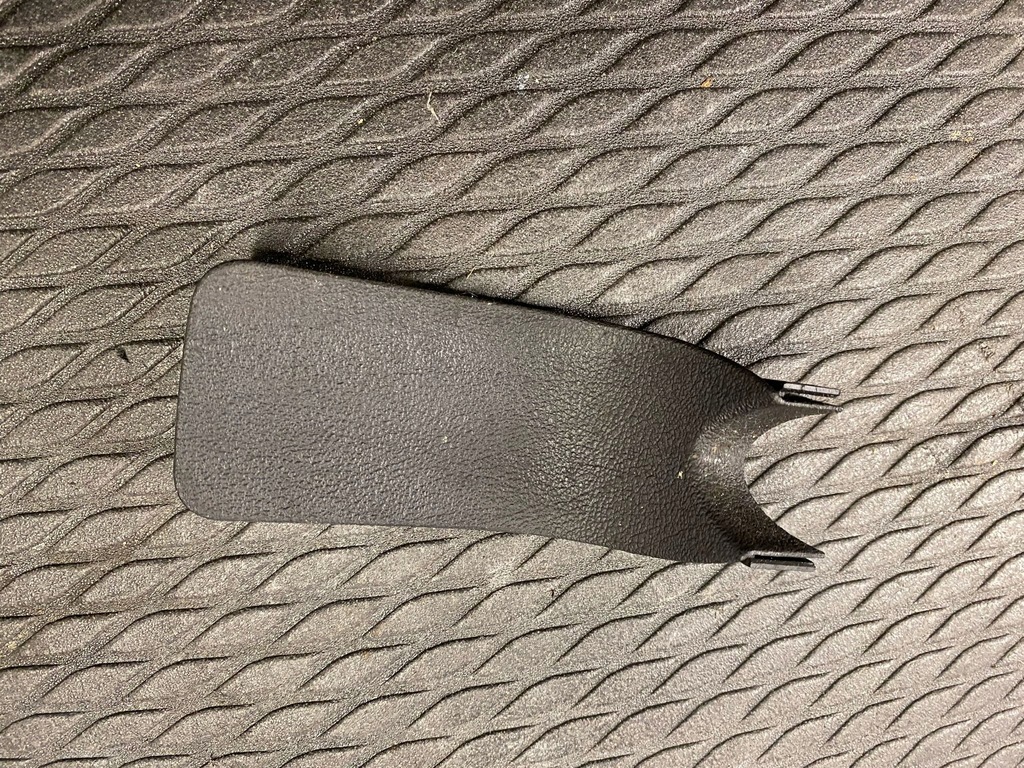 фото №1, Защита заглушка туннель audi tt 8n0863273