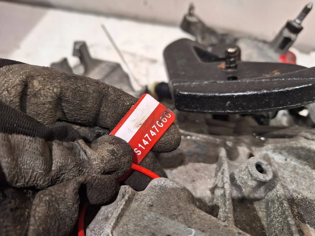 фото №12, Коробка передач передач tl8000 dacia duster 1.5 dci 4x4 10-