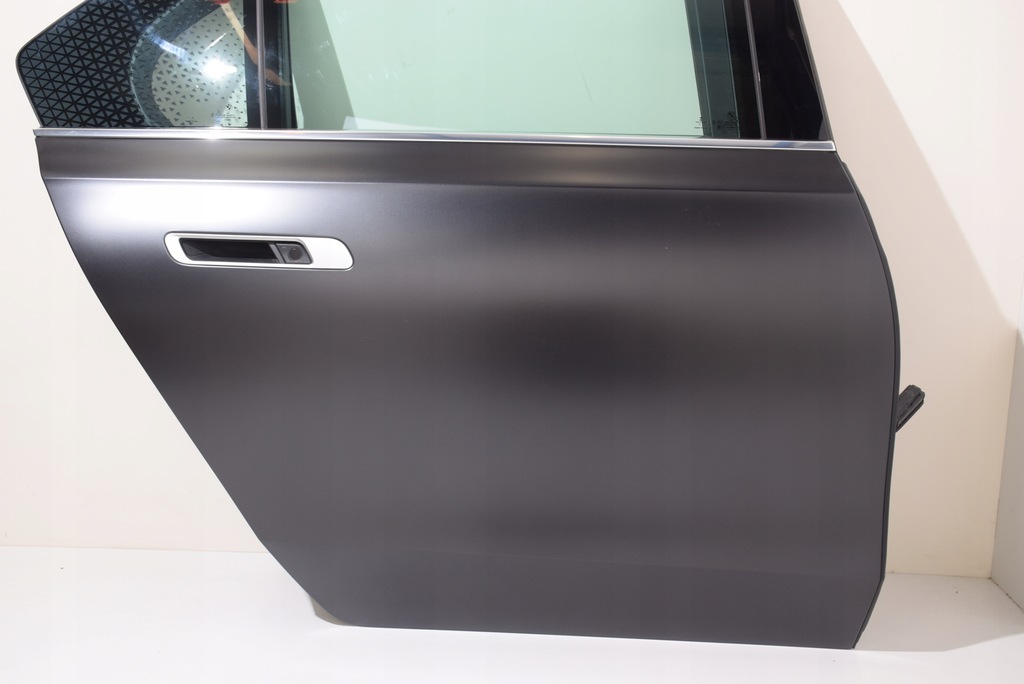 фото №10, Bmw 7 g70 дверь правое перед задняя полный автоматический c64 frozen deep grey