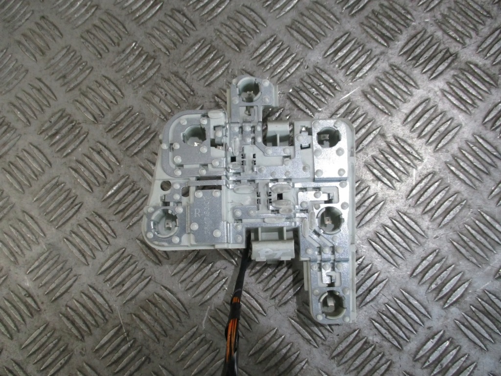 фото №1, Вкладиш лампи правий задня volvo s40 1.8 b 04-06 r.