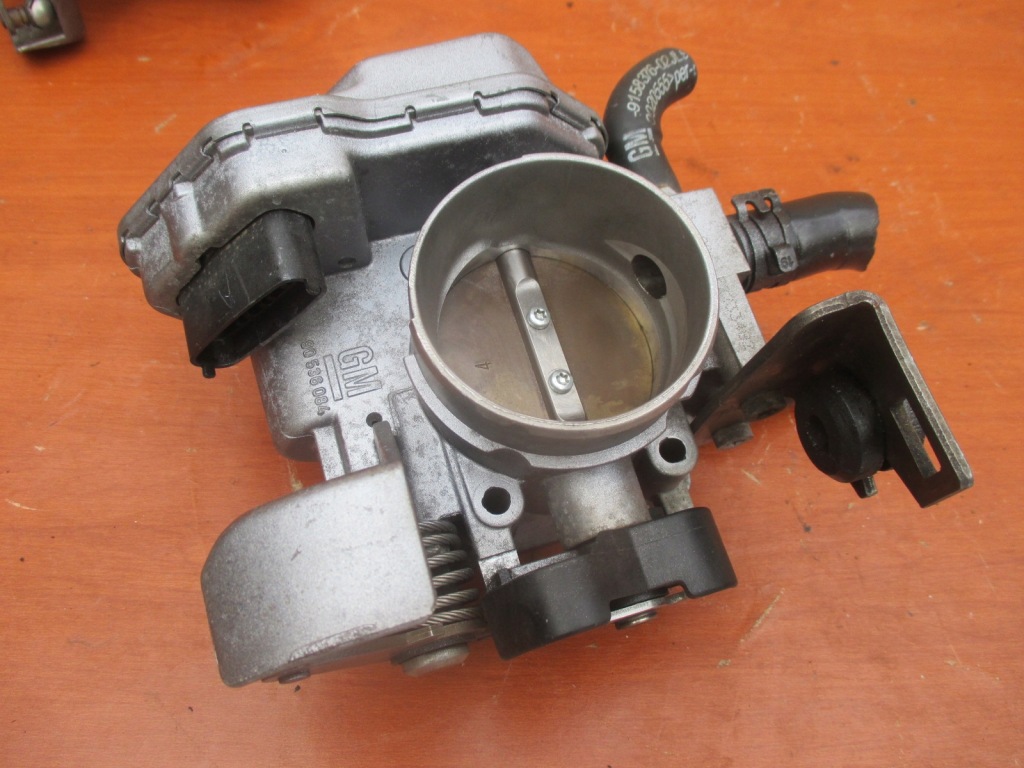 Дроссельная заслонка 90536084 5ws93250 opel astra 2 g vectra b 1.8 x18xe1 p-ń bdb Оригинал