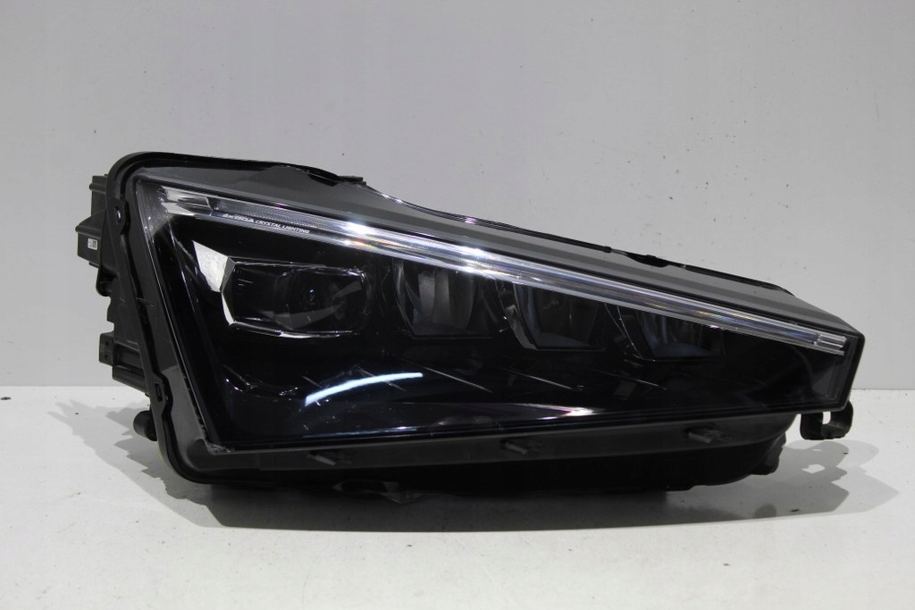 фото №1, Skoda scala full led правый идеальное состояние