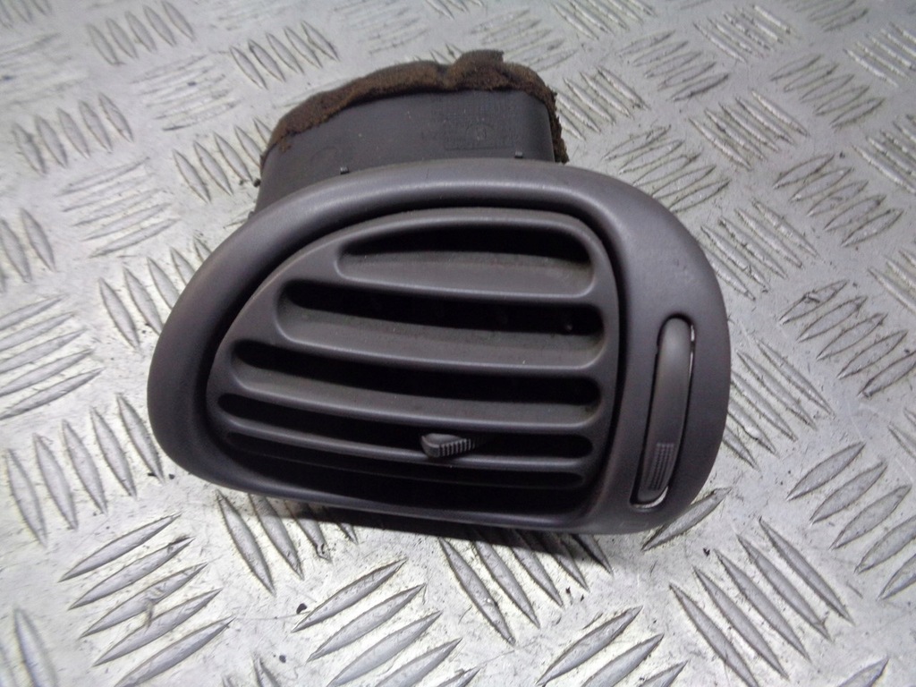 фото №1, Решётка обдув правая peugeot 206