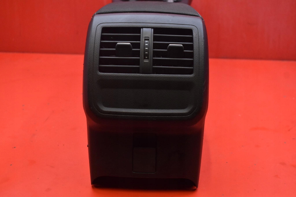 Купить Туннель средний подлокотник европа  3g1863241c vw passat b8 рестайлинг  19-21