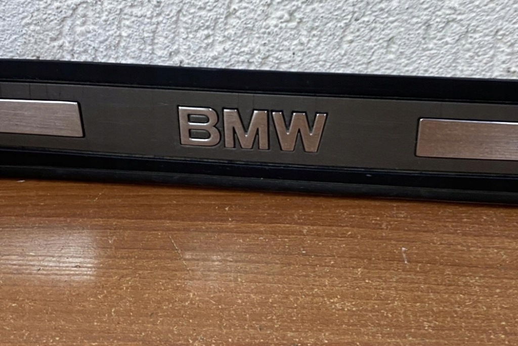 Купити Задня права молдинг декоративна поріг bmw 7 e65, e66, e67 60829010 3.0l дизель