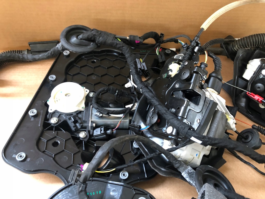 фото №6, Audi a8 4h d4 доводчик двері доводчики