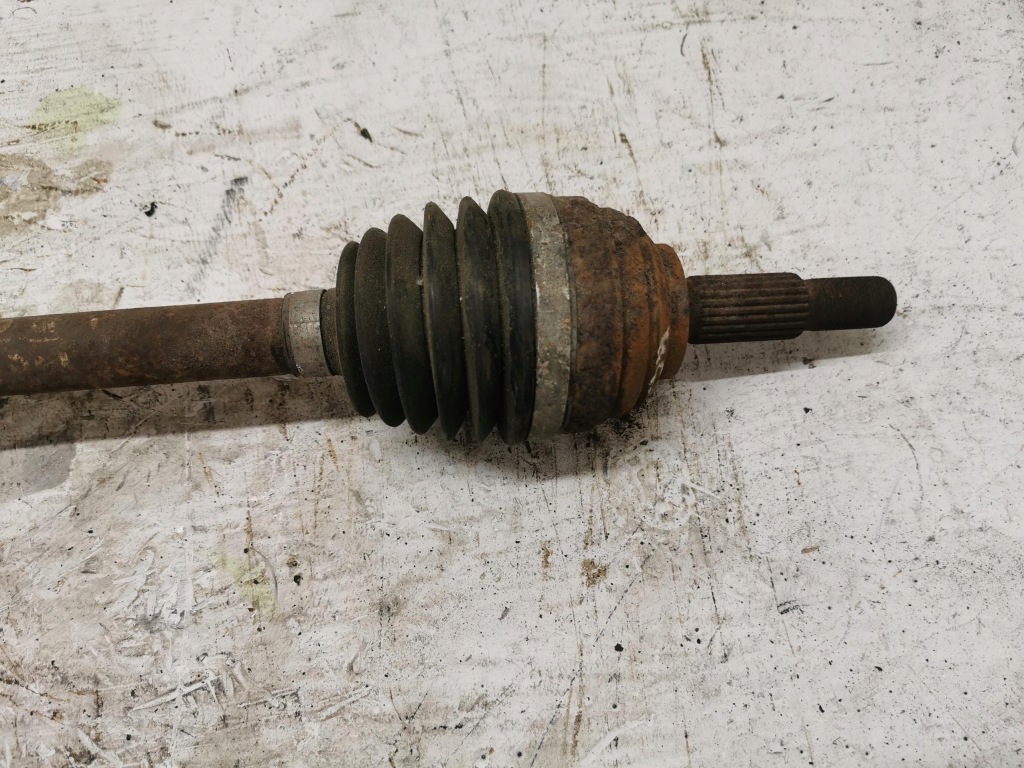 Приводной вал длинная правый  перед renault clio 3 1.5 dci Оригинал