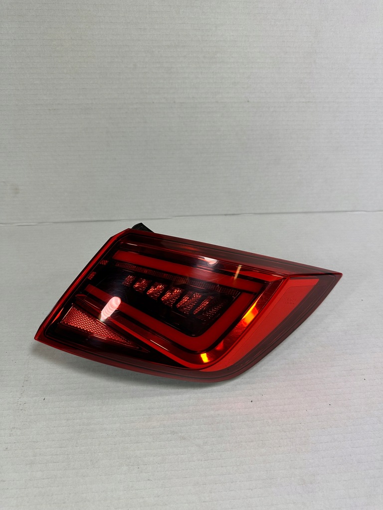 фото №1, Leon iii lift kombi лампа права задня led 5f9945208b
