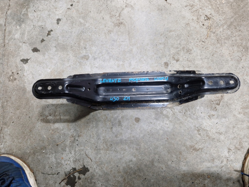 фото №1, Maserati levante опора вала приводного